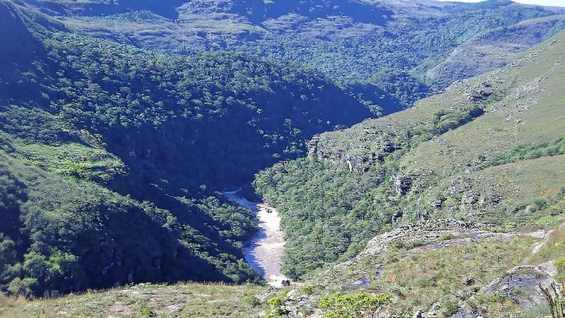 Cânion do Guartelá, um dos cartões-postais de Tibagi, nos Campos Gerais. Crédito: Wikipedia.