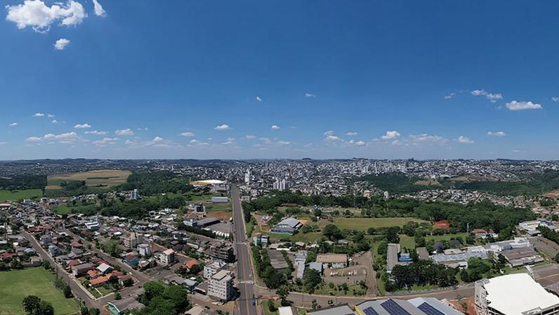 Vista aérea de Chapecó SC, polo regional de saúde e serviços no Oeste catarinense