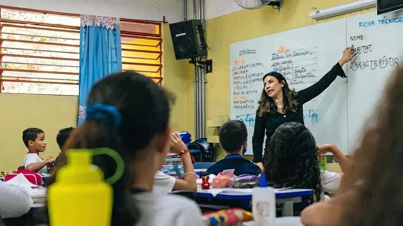 Ambiente escolar representando o foco do seletivo na rede municipal de ensino. Crédito: Nova Escola.