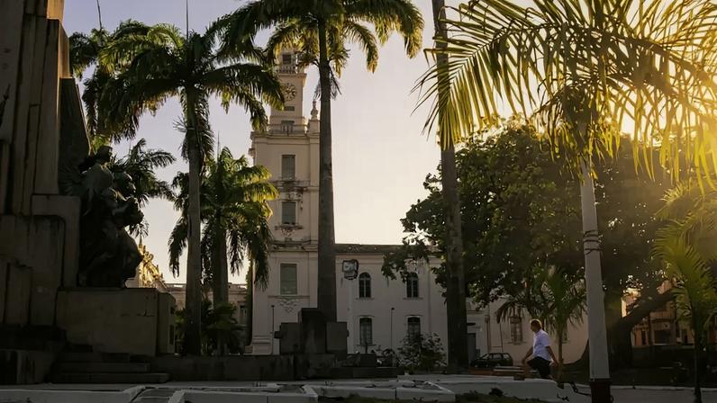 Praça em município do interior do Rio Grande do Sul, ao entardecer. Foto: Carlos Romero.