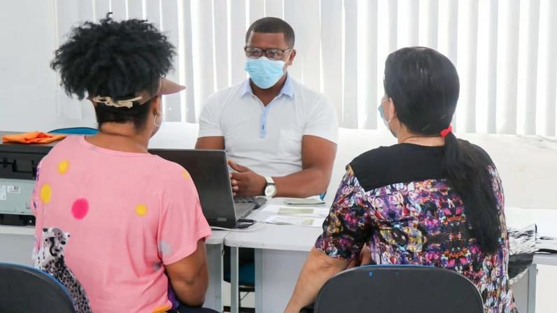 Atendimento socioassistencial em ambiente institucional