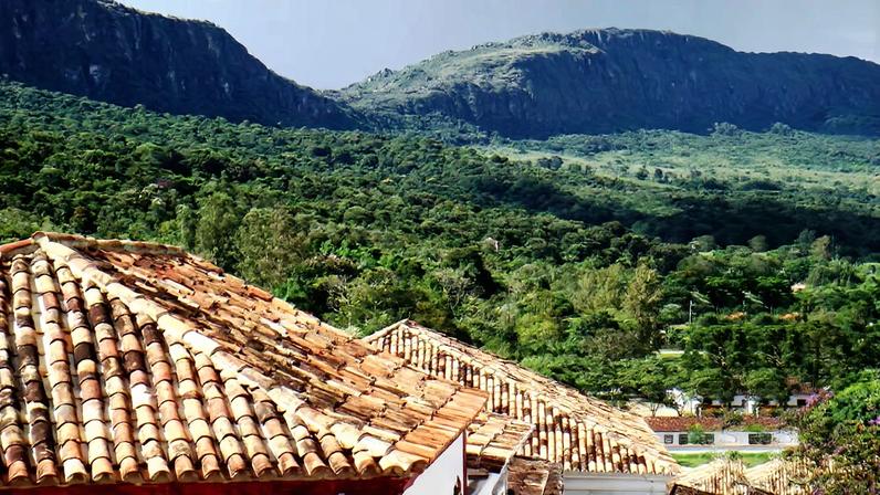 Vista aérea da Arena Condá e entorno urbano de Chapecó SC