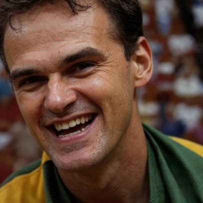 Ex-técnico afirma que Oscar treinou mais que qualquer atleta na história