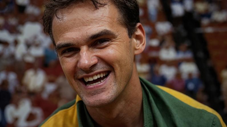 Oscar Schmidt comemorando a medalha de ouro no Pan-Americano de 1987