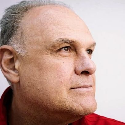 Morte de Oscar Schmidt mobiliza o futebol mundial e gera repercussão