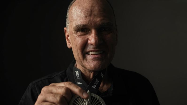 Oscar Schmidt e o filho, Felipe; ex-jogador morreu nesta 6ª feira (17.abr.2026), aos 68 anos