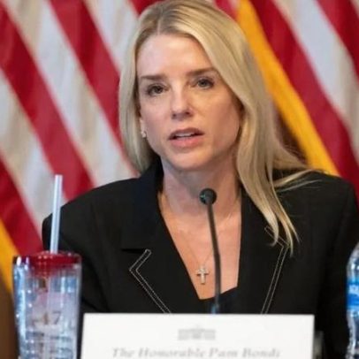 Trump demite Pam Bondi, procuradora-geral dos EUA