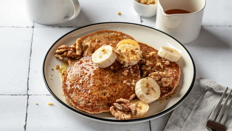 Panqueca americana proteica de banana e aveia