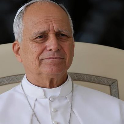 Papa critica interesses poderosos por trás da busca por recursos em Angola