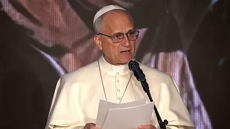 Papa Leão XIV fala sobre paz no Oriente Médio durante discurso em Beirute, capital do Líbano