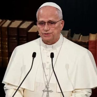 Papai Leão XIV diz na África que tiranos devastam o mundo após atritos com Trump