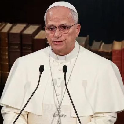 Papa diz que comentários sobre tiranos não eram dirigidos a Trump