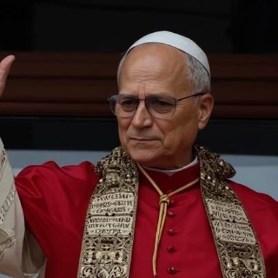 Papa critica regime iraniano pelas mortes, reafirma não apoiar guerra