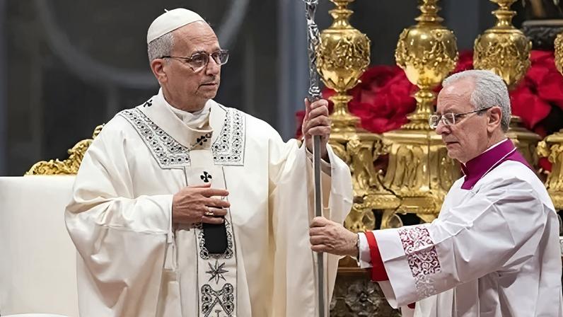 Papa Leão XIV preside a Santa Missa da Solenidade de Maria, Mãe de Deus, na Basílica de São Pedro, no Vaticano, em 1º de janeiro de 2026
