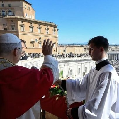 Papa pede paz na Páscoa e que quem tem armas as deponha