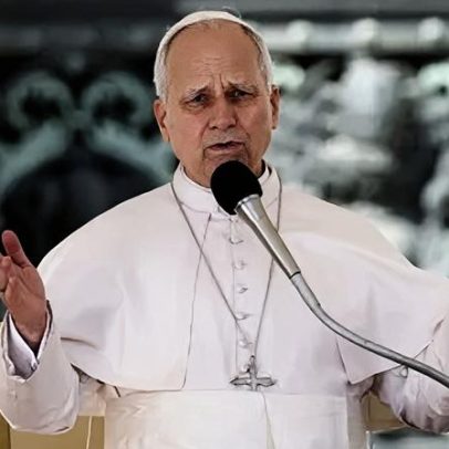Papa alerta líderes de Camarões que a paz é ameaçada por caprichos dos ricos