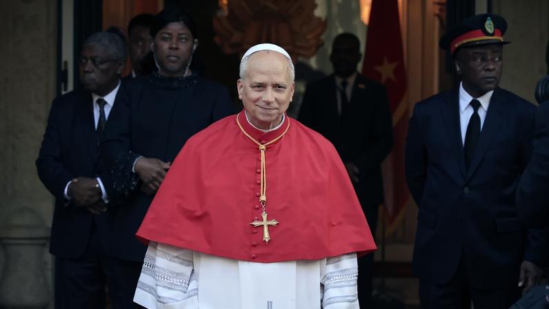 O papa Leão XIV, durante visita a Angola neste sábado (18) (Foto: AMPE ROGERIO/EFE/EPA)