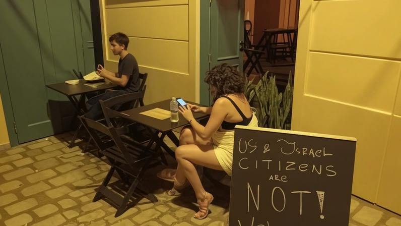 Procon-RJ multa bar em R$ 9.520 por barrar clientes dos EUA e de Israel