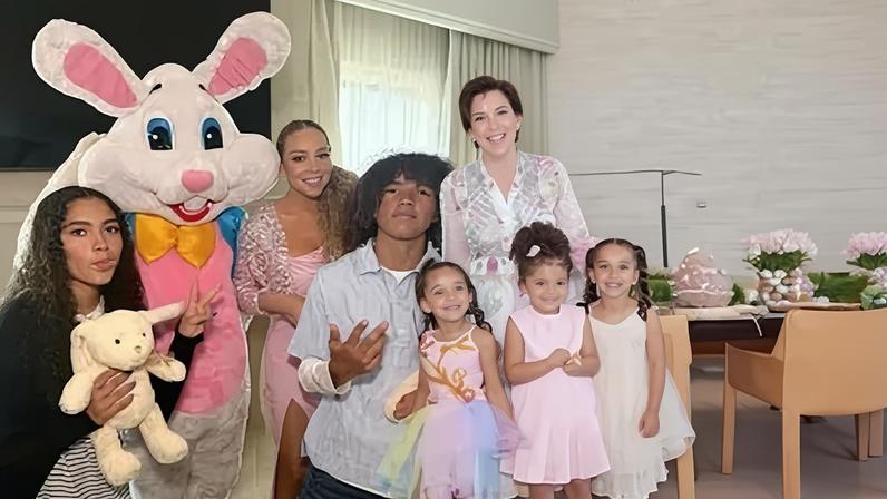 Famosos compartilham fotos de Páscoa nas redes sociais