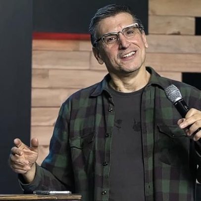 Zé Bruno critica pastores que mantêm salinha na igreja