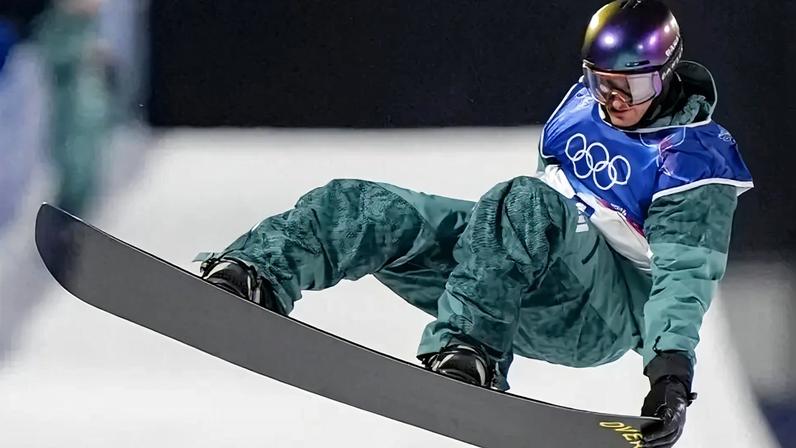 Pat Burgener durante treinamento na pista olímpica (Foto: Rafael Bello/ COB)