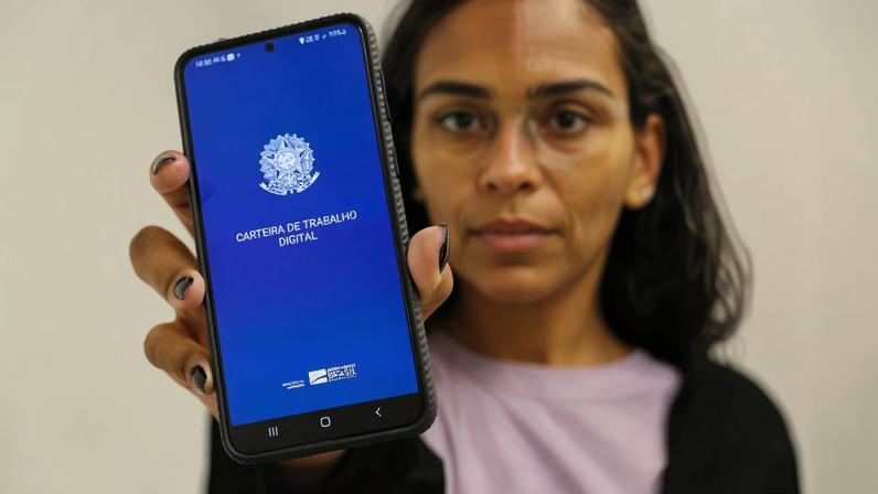A intenção da nova lei é facilitar o acesso dos jovens ao primeiro emprego