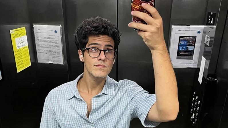 Paulo Mendes muda de visual na reta final de "Três Graças"