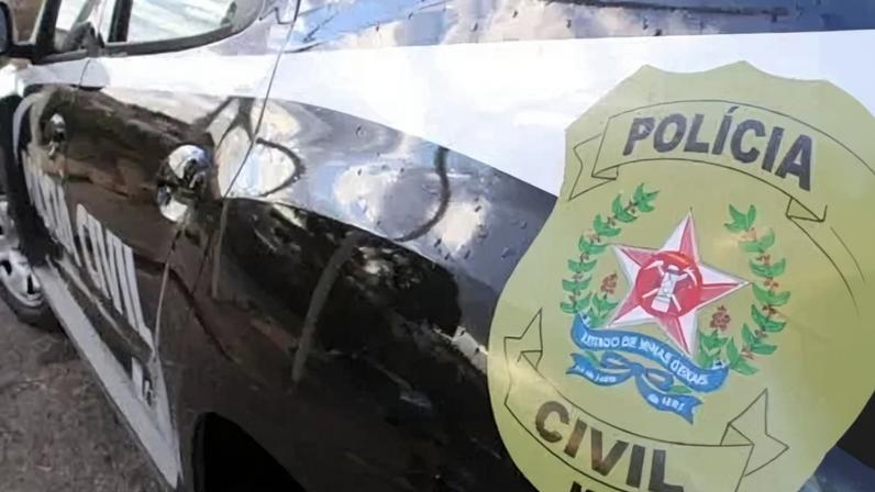 As investigações focaram em integrantes da organização criminosa que atuavam em pontos estratégicos, como a Rua Ubá, em Nanuque, e a Vila Kennedy, no Rio de Janeiro