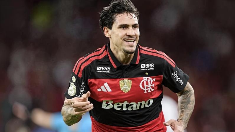 Pedro comemora gol do Flamengo na partida contra o Vitória, pela Copa do Brasil