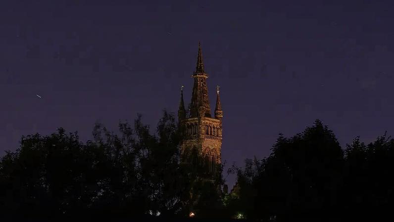Torre da Universidade de Glasgow, na Escócia, em foto de 2017. (Foto: Pradeep/Wikimedia Commons)