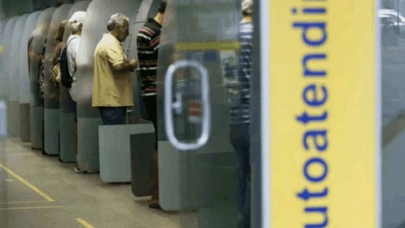 O Banco Central disse que a bancarização é maior no Centro-Oeste (96,9%) e menor no Norte (94,2%)