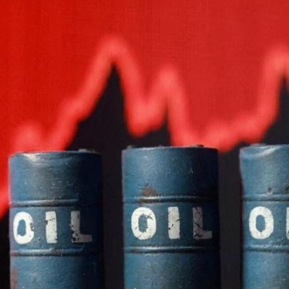 Petróleo encerra em alta após novo bloqueio do Estreito de Hormuz