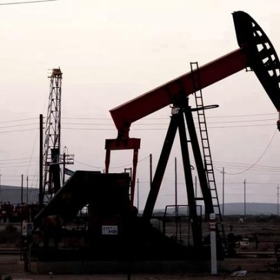 Petróleo fica abaixo de US$100 e bolsas da Ásia ficam mistas após adiamento de negociações EUA-Irã