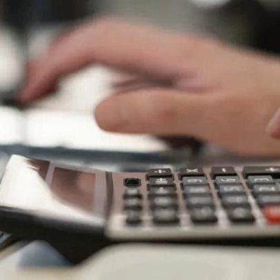 Juros curtos sobem com alta do petróleo e piora no Focus