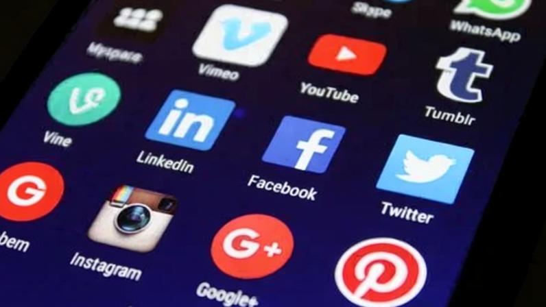 Muitos países já consideram proibir o acesso de menores às redes sociais.