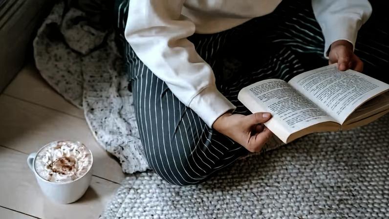 Confira uma lista com seis opções de leitura para celebrar o Dia Mundial do Livro