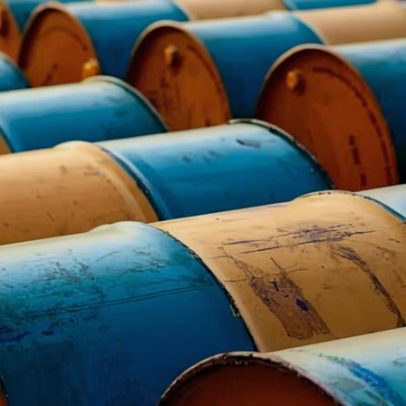 Petróleo cai 3% com WTI abaixo de US$ 90 após sinal de acordo entre EUA e Irã