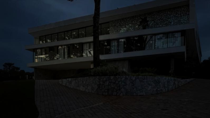 Aos 28 anos, cantor decide vender mansão e morar de aluguel