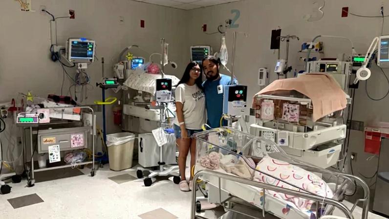 Mãe do Texas dá à luz quadrigêmeas idênticas após falha rara de DIU
