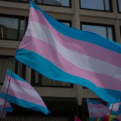 Pajubá: entenda a linguagem utilizada por mulheres trans e travestis