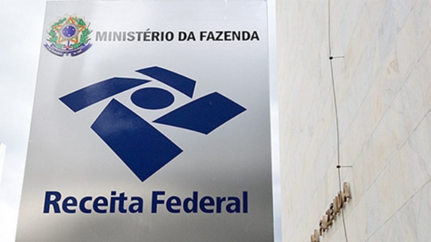 Placa do prédio da Receita Federal em Brasí­lia