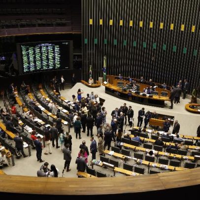 Oposição evita confronto direto e busca incluir demandas de empresas