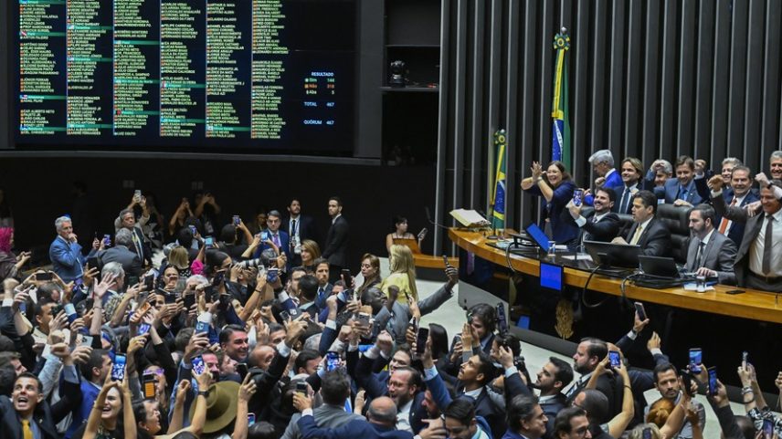 Parlamentares comemoram derrubada de vetos de Lula ao PL da dosimetria — Foto: Waldemir Barreto/Agência Senado