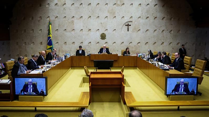 Decreto presidencial havia fixado valor em 25% do salário mínimo; depois, outro decreto estipulou que o mínimo deve ser de R$ 600; na foto, plenário do STF