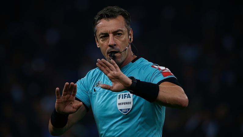 Raphael Claus apita Derby Paulista (Foto: Cesar Greco/Palmeiras)