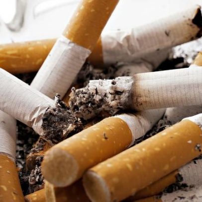 Reino Unido aprova lei que proíbe compra de cigarros para nascidos após 2008