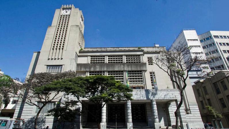 Fachada do prédio da Prefeitura de Belo Horizonte, na Avenida Afonso Pena, no Centro da cidade