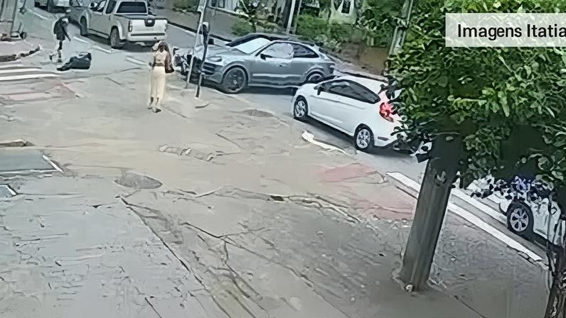 Já a Prefeitura da capital mineira informou que a vítima foi socorrida pelo Serviço de Atendimento Móvel de Urgência (Samu) e encaminhada a uma unidade hospitalar