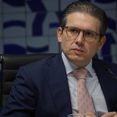 Motta confirma manter PEC da 6x1 por segurança jurídica