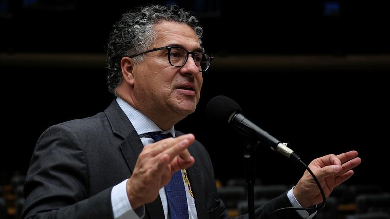 Presidente da Comissão Especial da PEC do fim da escala 6×1 na Câmara, Alencar Santana (PT-SP)